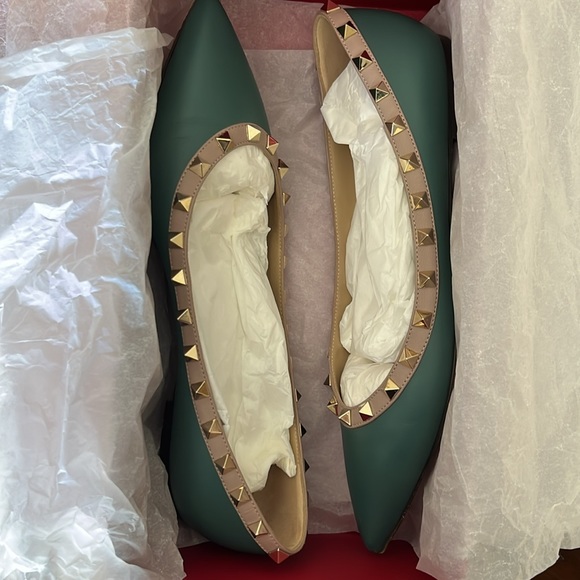 AUTHENTIC VALENTINO ROCKSTUD FLATS - Picture 7 of 8